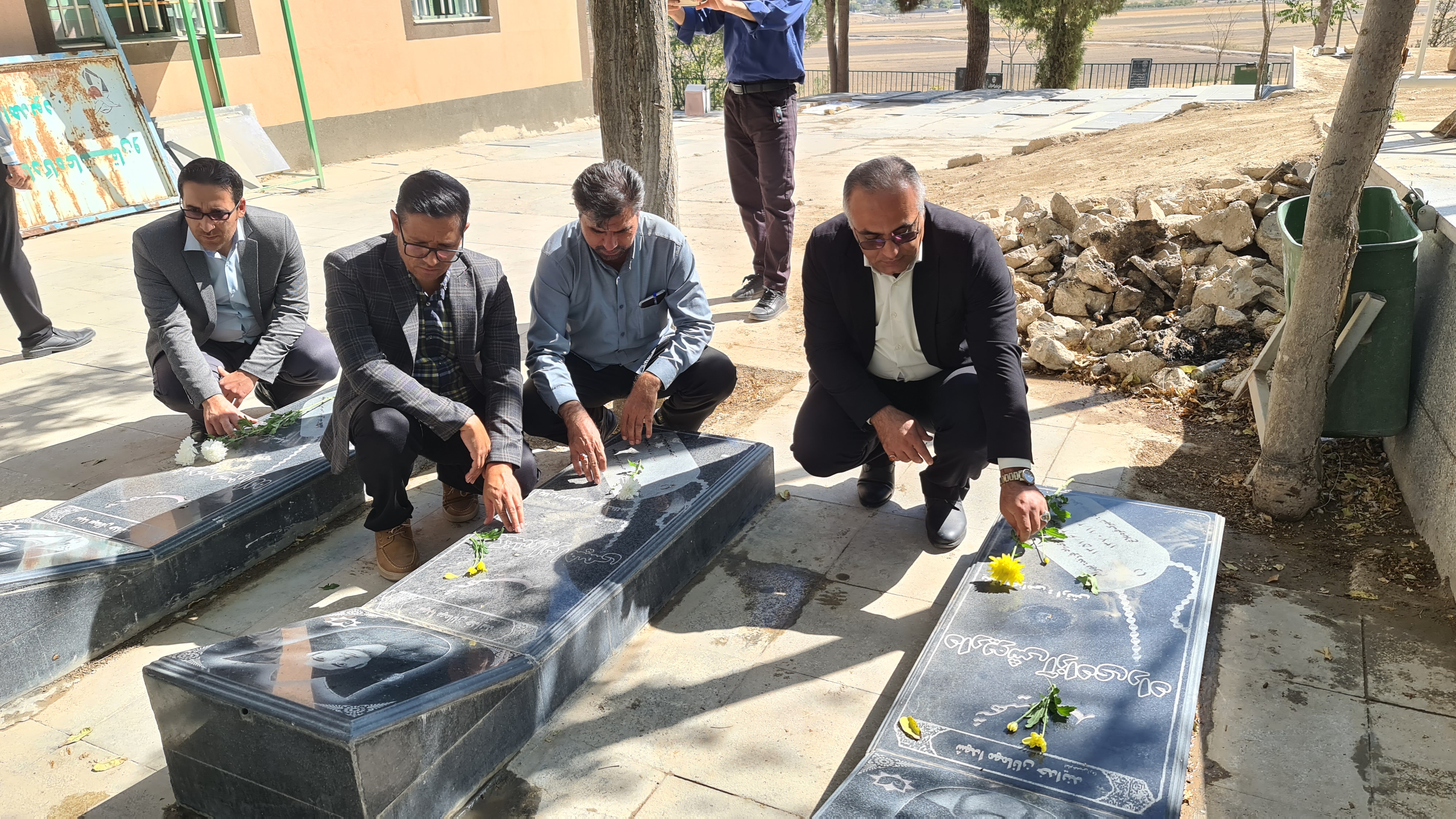 غبارروبی گلزار شهدا 